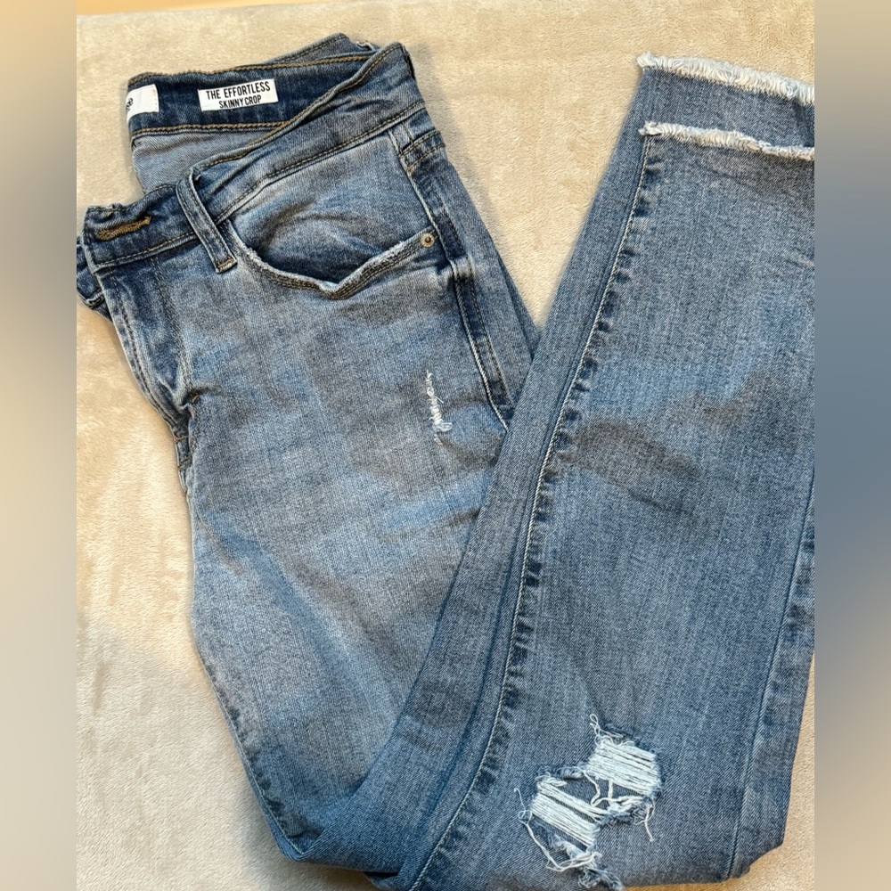 Kensie Women's Ankle Crop Distressed Jeans - Light Blue Wash
